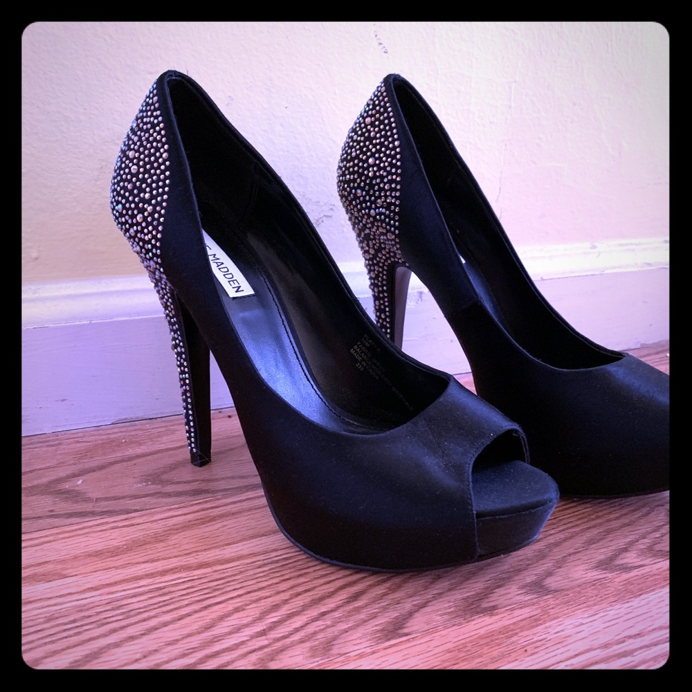 Back shoes with crystals